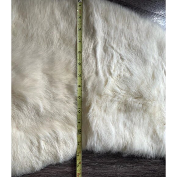 Vintage Rabbit Fur White Over The Shoulder Cape Wrap 70s Scarf Fits Small-Medium - Picture 7 of 16